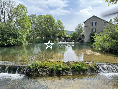 Maison - 252 m² - 7 pièces