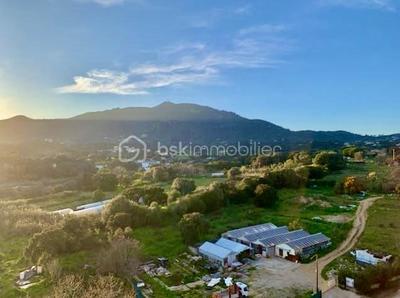 Appartement - 96 m² - 4 pièces