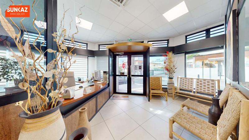 Local commercial - 220 m²