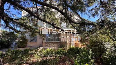 Maison - 222 m² - 5 pièces