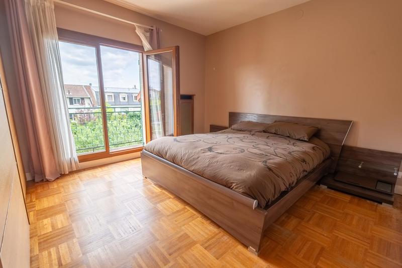 Maison - 200 m² - 8 pièces