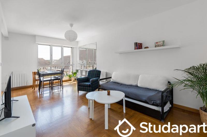 Chambre - 11 m² - 1 pièce