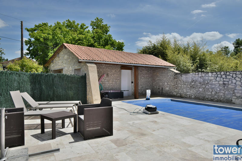 Propriété - 278 m² - 12 pièces