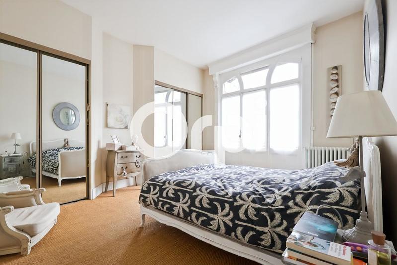 Maison de ville - 255 m² - 7 pièces