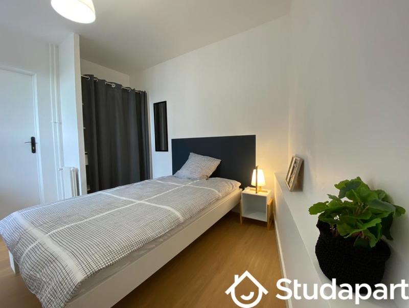 Chambre - 11 m² - 1 pièce