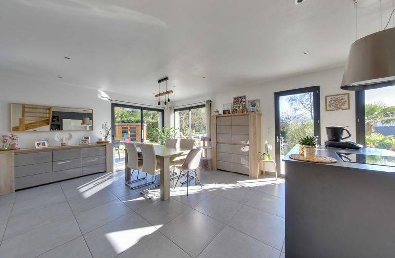 Maison - 98 m² - 4 pièces