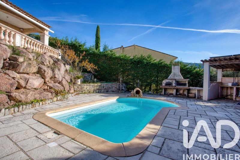 Maison - 122 m² - 5 pièces