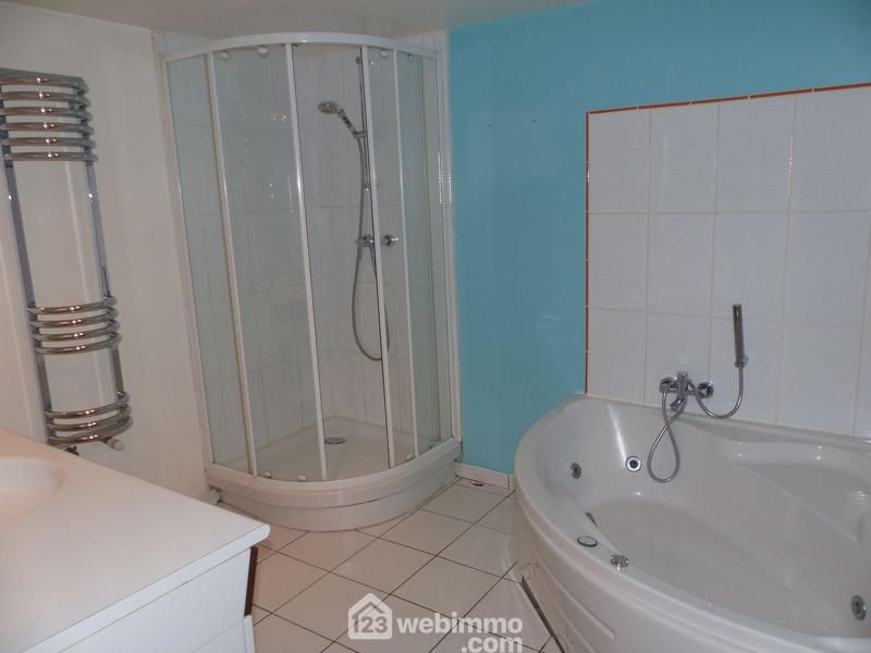 Loft - 203 m² - 8 pièces