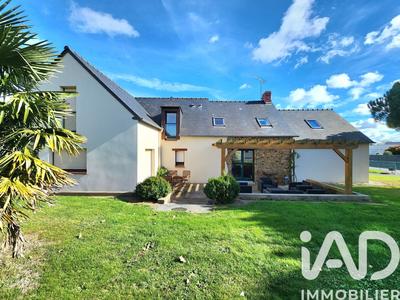 Maison - 306 m² - 10 pièces