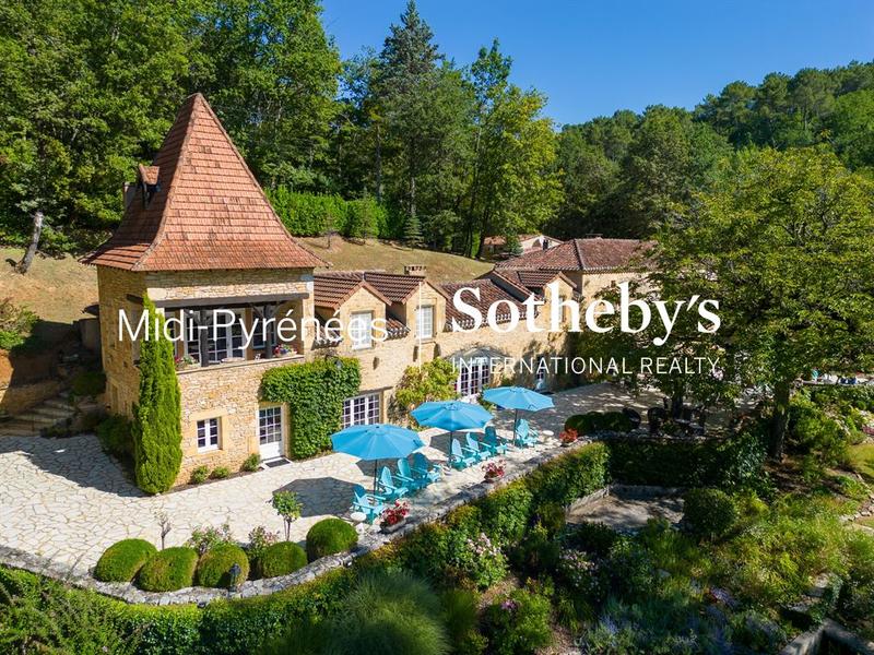 Maison de maîtres - 320 m² - 14 pièces