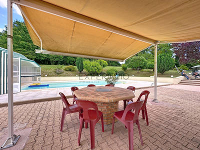 Maison - 295 m² - 7 pièces