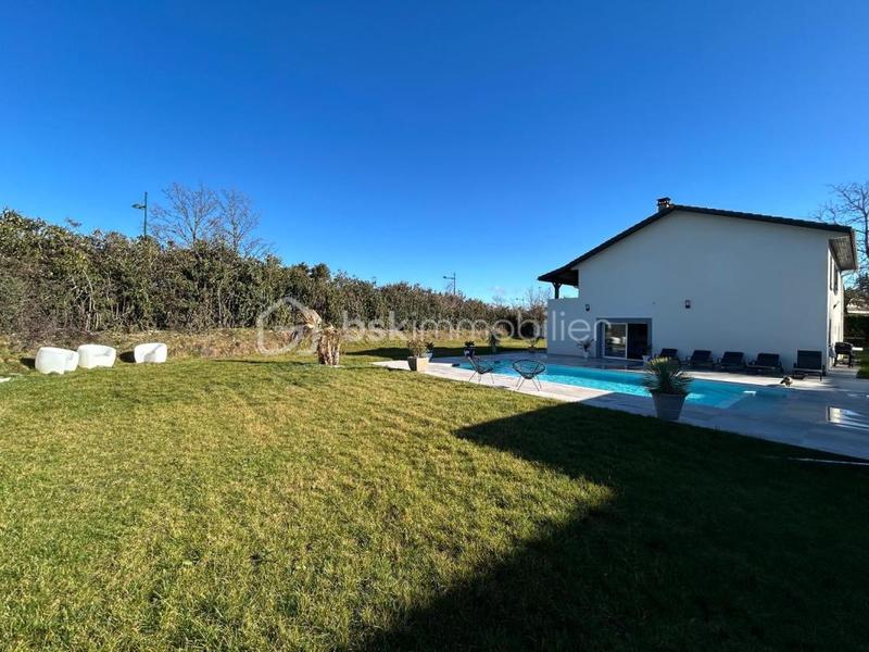 Maison traditionnelle - 173 m² - 5 pièces