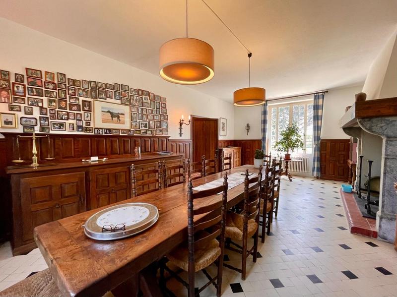 Maison - 388 m² - 10 pièces