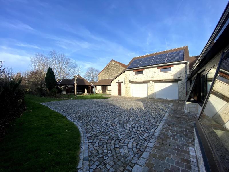 Maison - 275 m² - 7 pièces