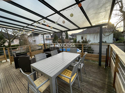 Maison traditionnelle - 180 m² - 7 pièces