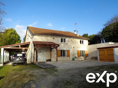 Maison traditionnelle - 270 m² - 7 pièces