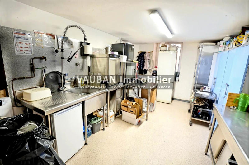 Maison - 228 m² - 9 pièces