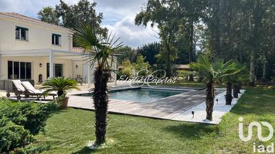 Maison - 210 m² - 7 pièces