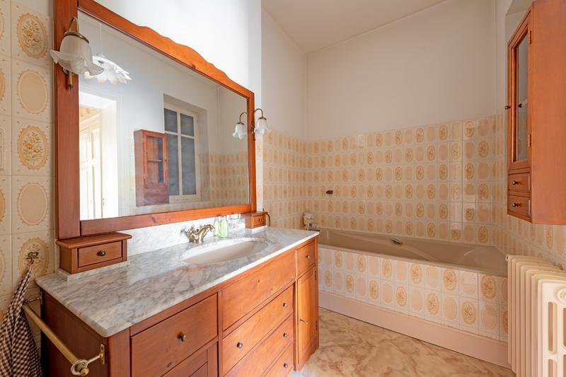 Maison bourgeoise - 385 m² - 12 pièces