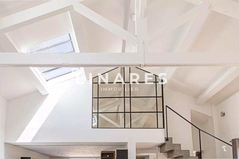 Maison - 239 m² - 6 pièces