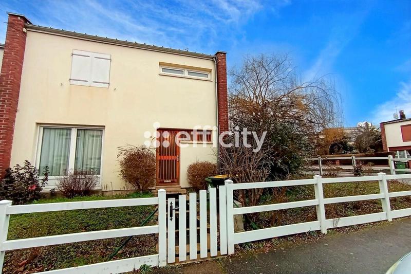 Maison - 90 m² - 4 pièces