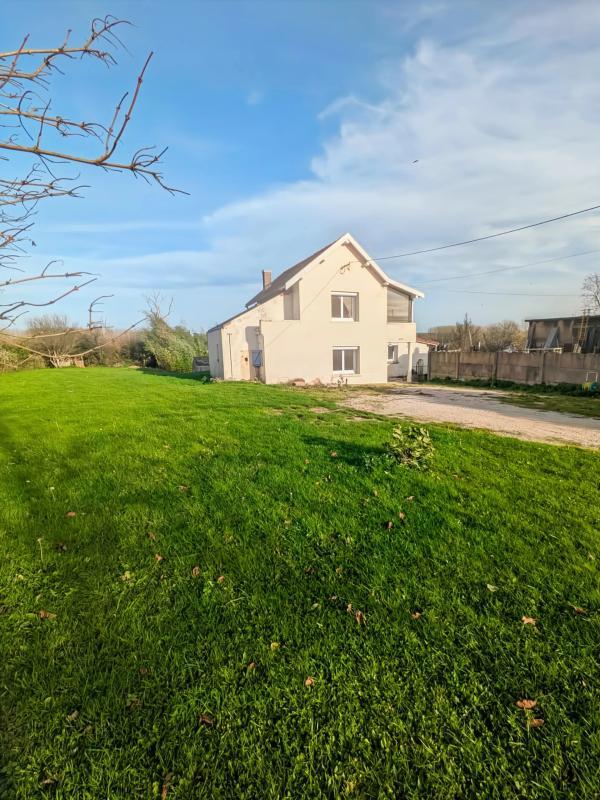 Maison - 140 m² - 5 pièces