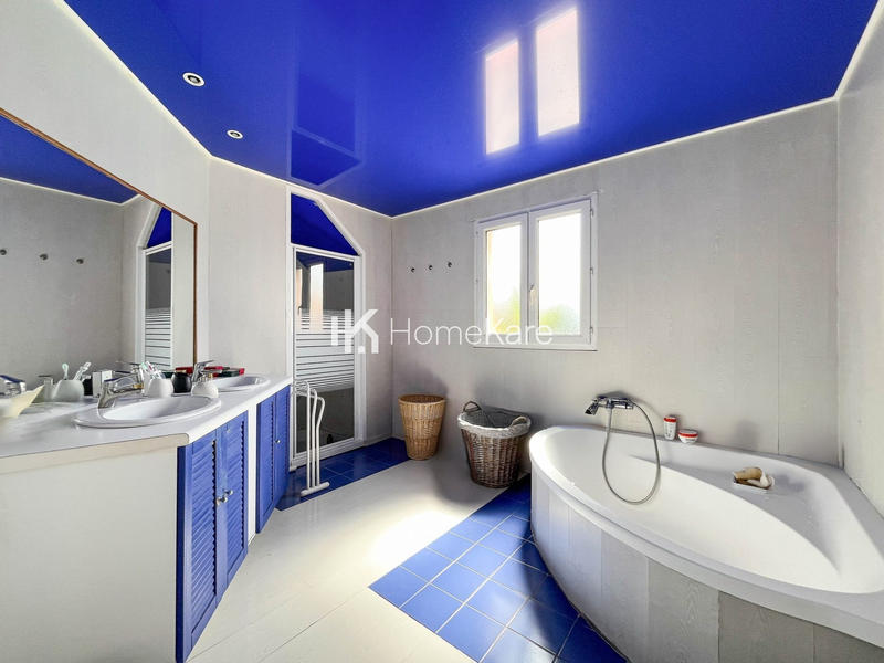 Maison - 200 m² - 6 pièces