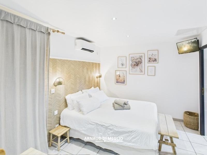 Local commercial - 304 m² - 12 pièces