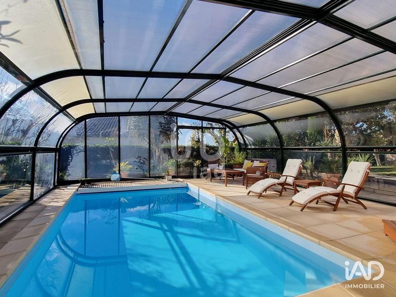 Maison - 235 m² - 8 pièces