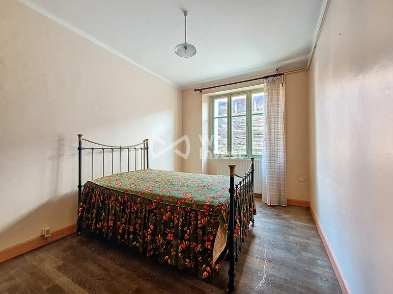 Maison traditionnelle - 148 m² - 8 pièces