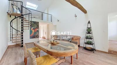 Maison - 245 m² - 7 pièces