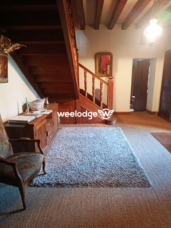 Maison - 239 m² - 10 pièces