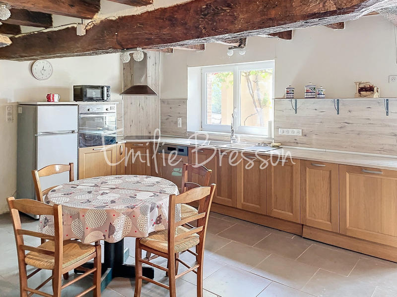 Maison - 266 m² - 9 pièces