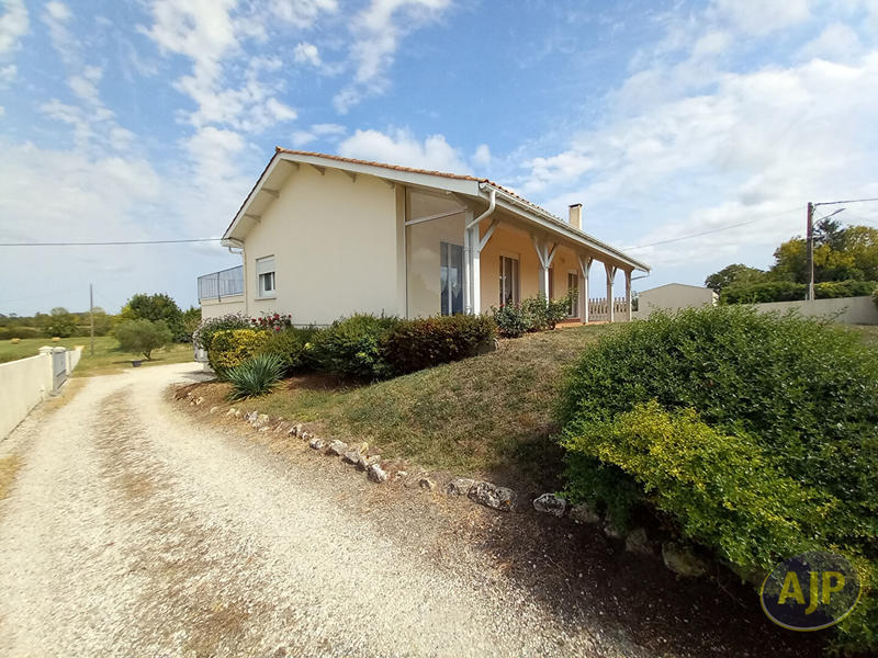 Maison - 94 m² - 4 pièces