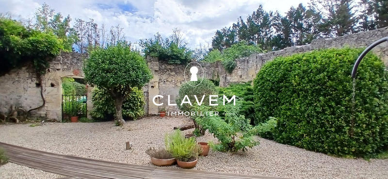 Maison - 320 m² - 12 pièces