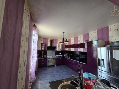 Maison - 270 m² - 9 pièces