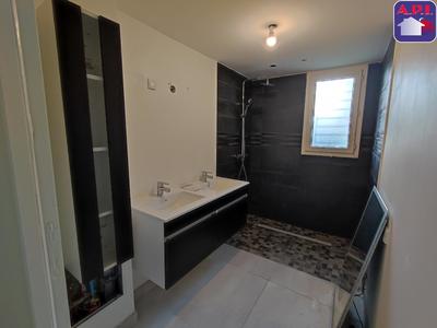 Maison - 104 m² - 4 pièces