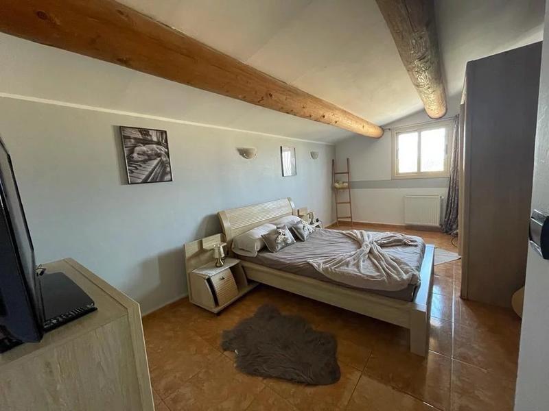 Maison - 270 m² - 9 pièces