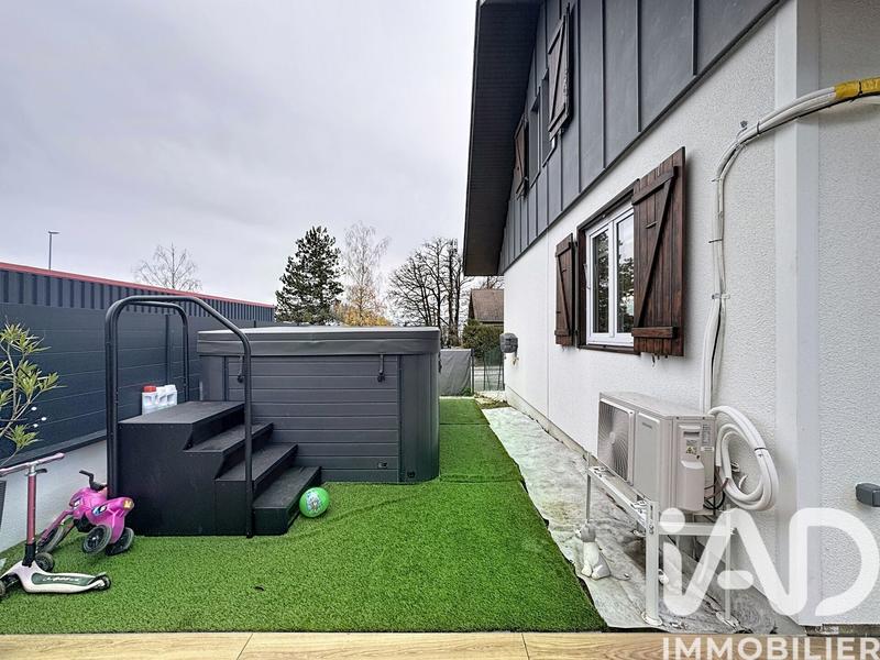 Maison - 90 m² - 5 pièces