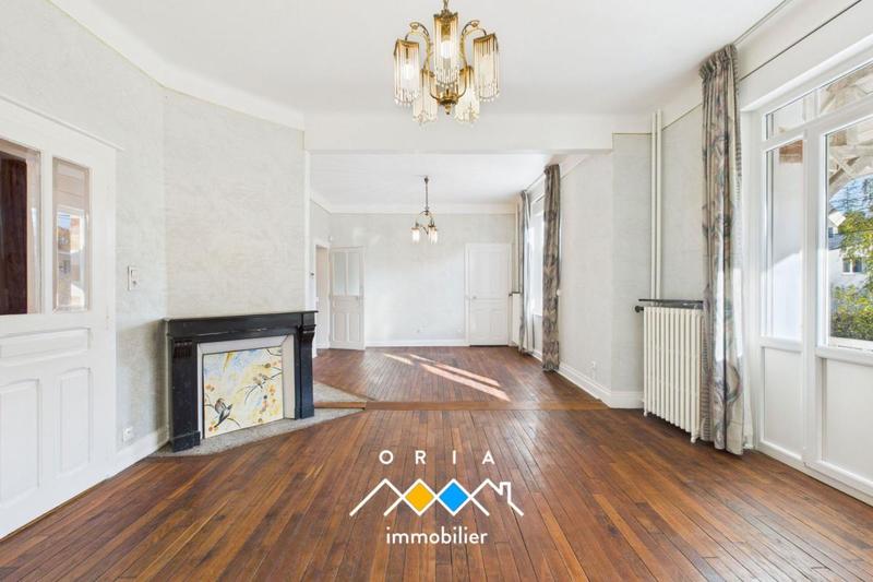 Maison de maîtres - 196 m² - 8 pièces