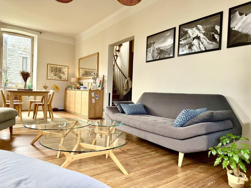 Maison - 226 m² - 9 pièces