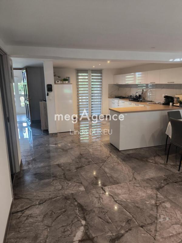 Maison traditionnelle - 180 m² - 7 pièces