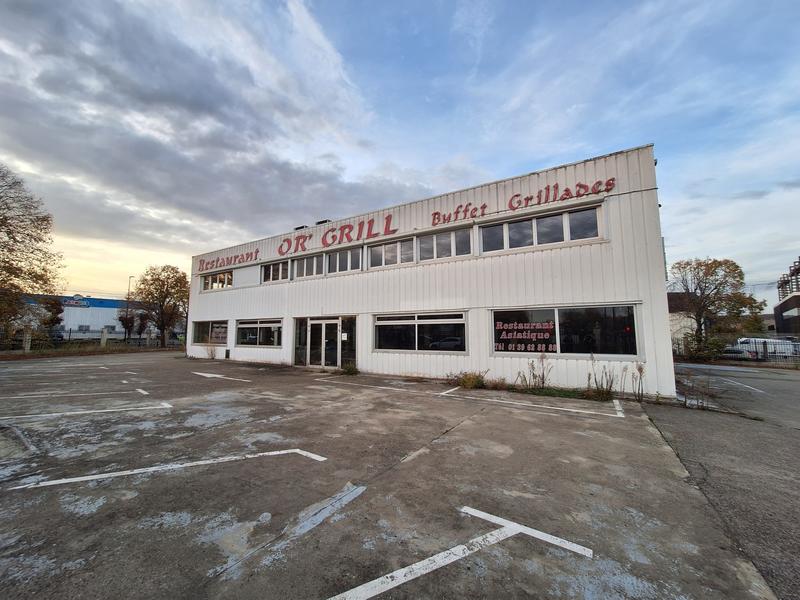 Local commercial - 1 100 m²