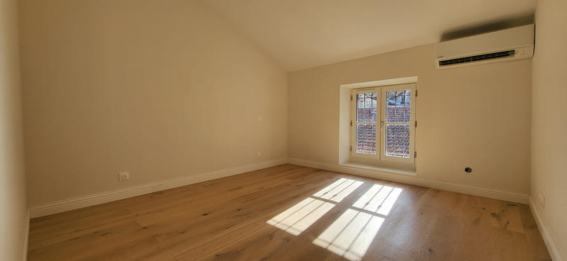 Appartement - 100 m² - 3 pièces