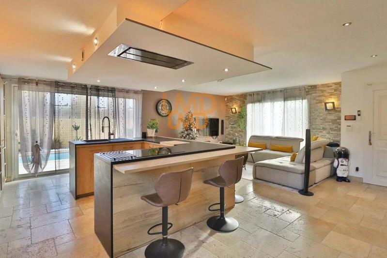 Maison - 110 m² - 4 pièces