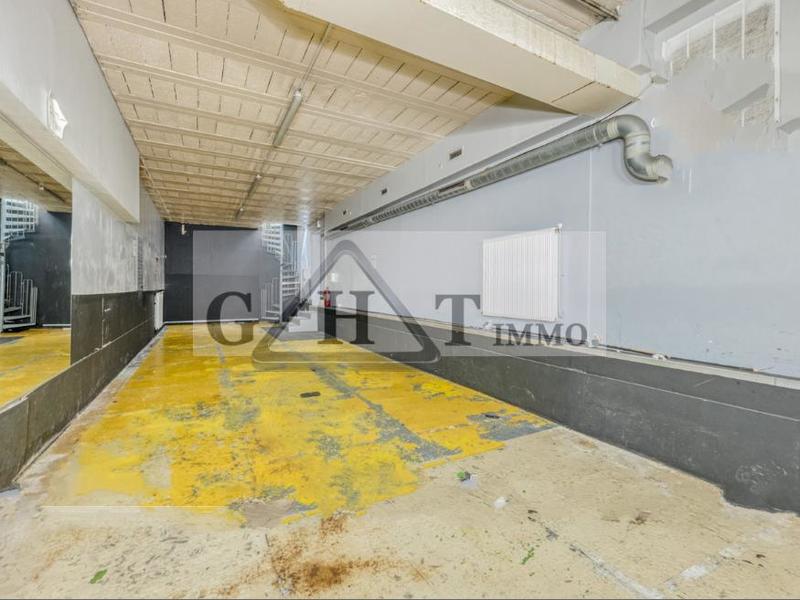 Local commercial - 741 m²