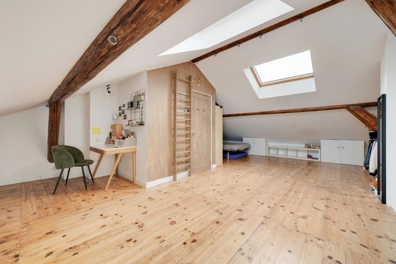 Maison - 226 m² - 10 pièces