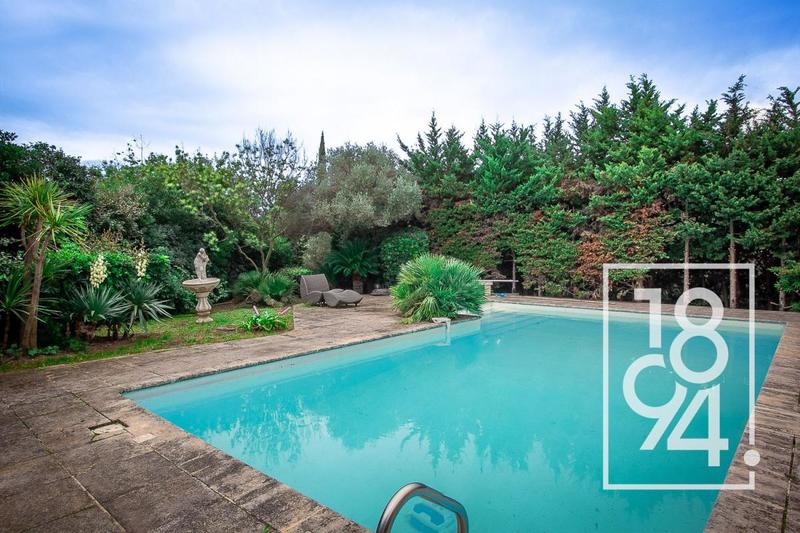 Villa - 200 m² - 7 pièces