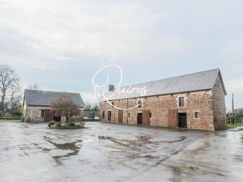 Maison - 230 m² - 7 pièces