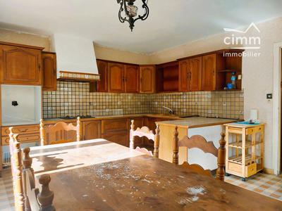 Maison traditionnelle - 186 m² - 7 pièces